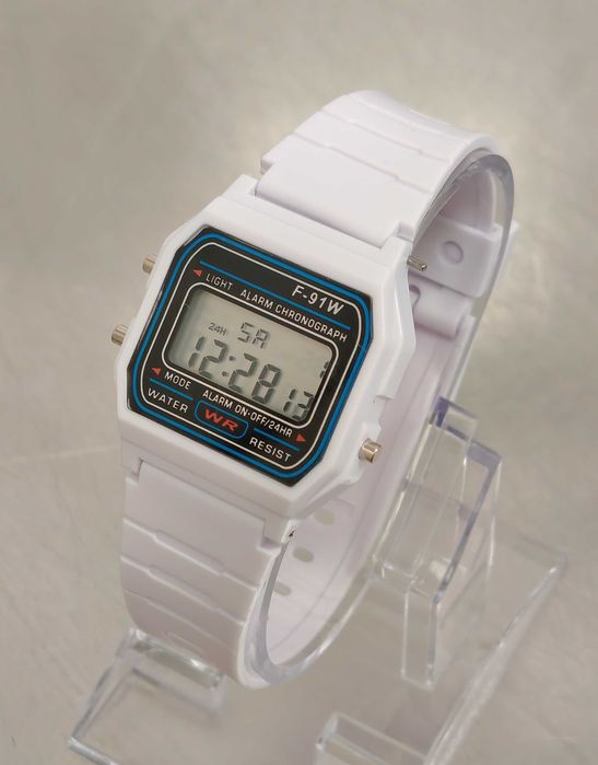 Retro Vintage Klasyczny Zegarek Elektroniczny Biały