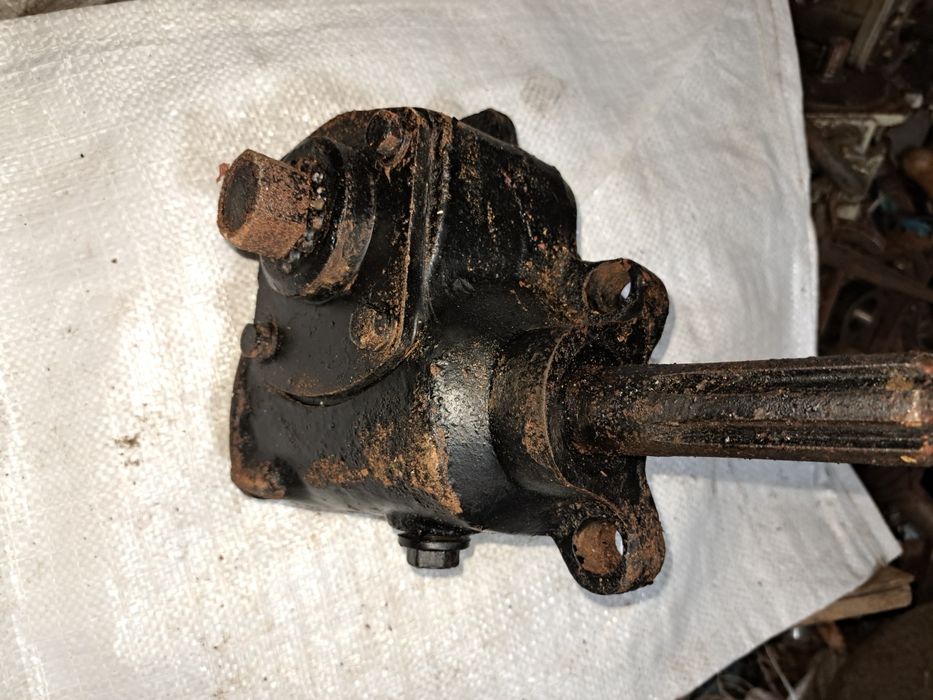 Редуктор поворотный болгарский погрузчик новый