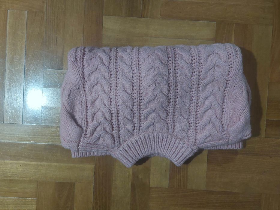 Sweter w różowym kolorze.  H&M.  Rozmiar M.