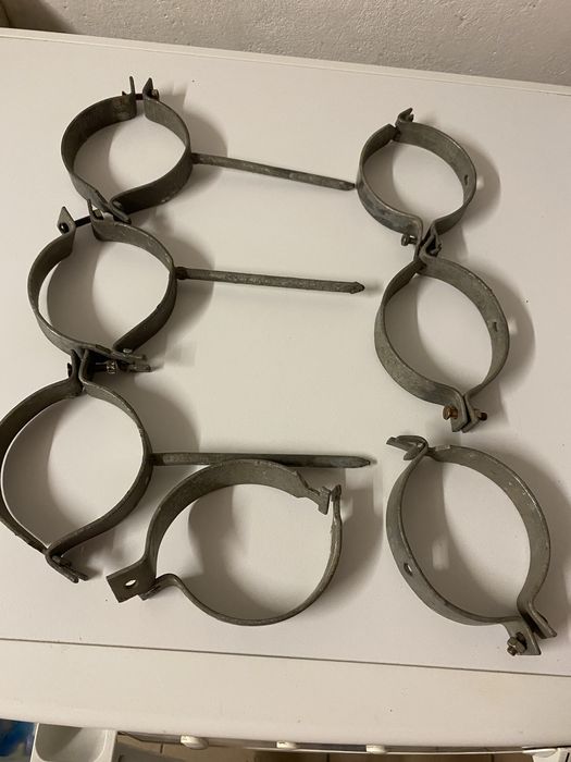 Obejmy do rury spustowej 100 mm