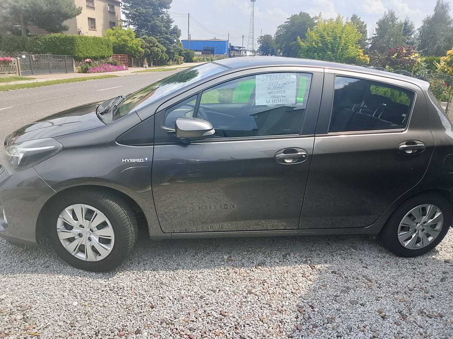 Toyota Yaris 2017r. 1.5 hybryda automat 116tys/km