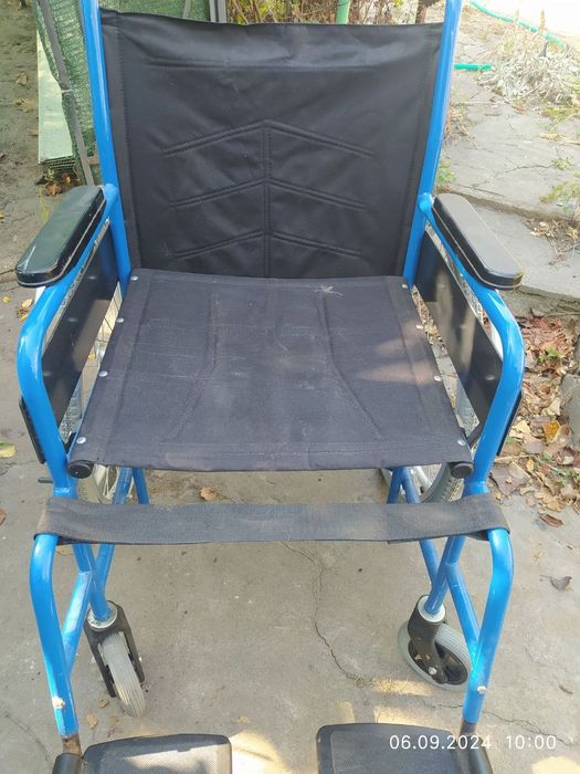 Продам инвалидное кресло