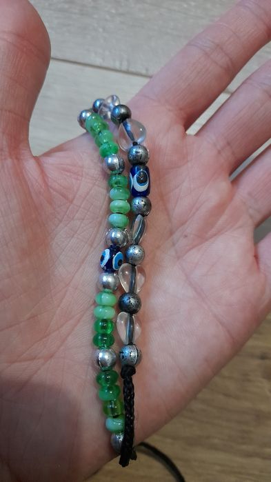 Bransoletki na sznurku