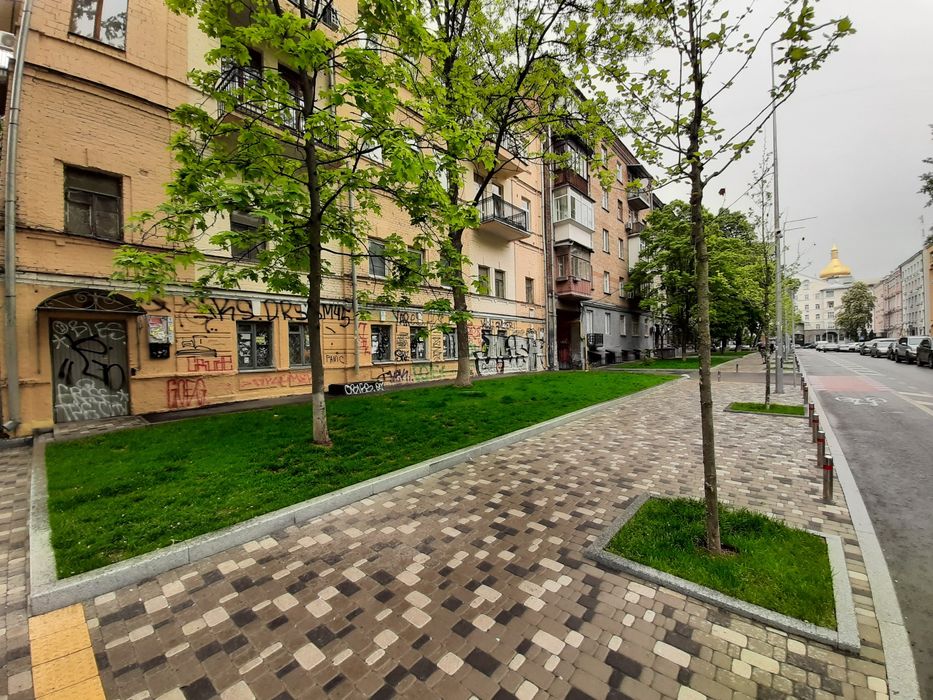Оренда 475 м2 фасад Золотоворітська 4