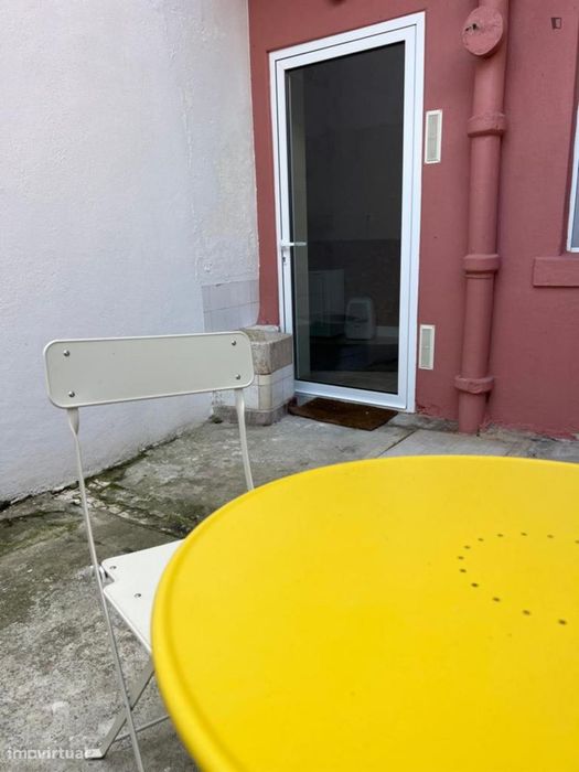 Quarto - localizado em Olaias Lisbon