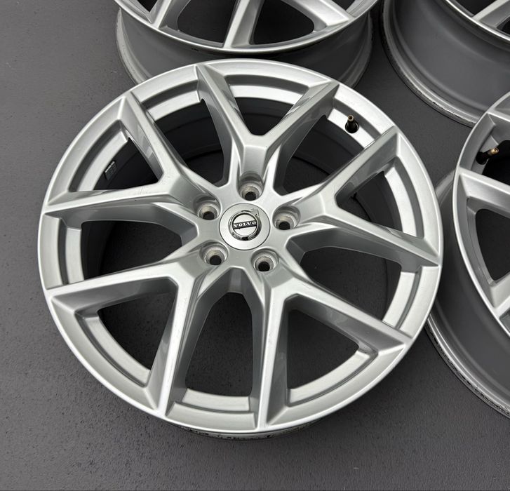Oryginalne Felgi Volvo 5x108 S60 S90 V60 V90 XC60 7.5Jx18 ET50.5 Ford