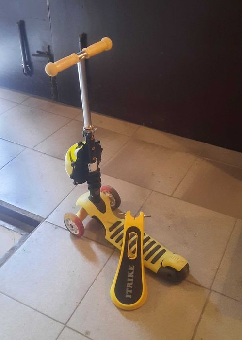 Дитячий  самокат з сидінням