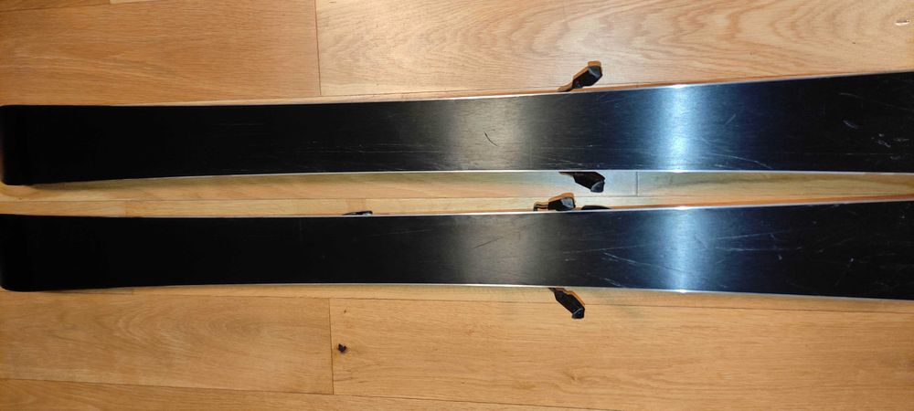 narty zjazdowe Salomon Shogun dla dzieci carvingowe 130cm Frestyle