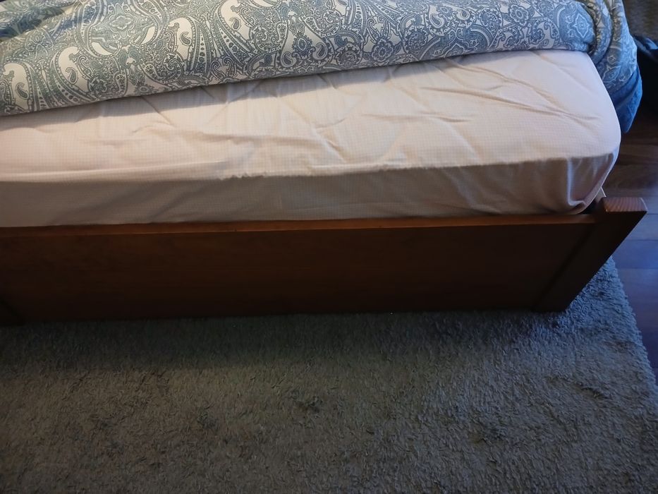 Cama Casal em pinho mel