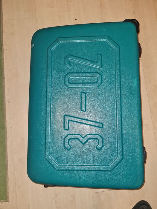 67 x 46 x 21 walizka plastik kółka klasyk