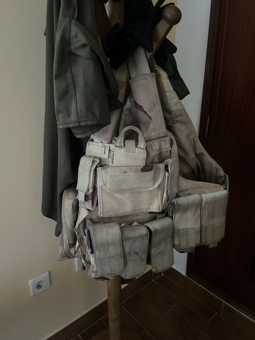 Kit Airsoft: Colete Tático (c/ Pouches), Capacete e Luvas