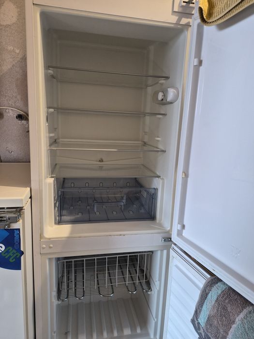 Sprzedam Lodówkę 200zl  i Zamrażarkę 200zl