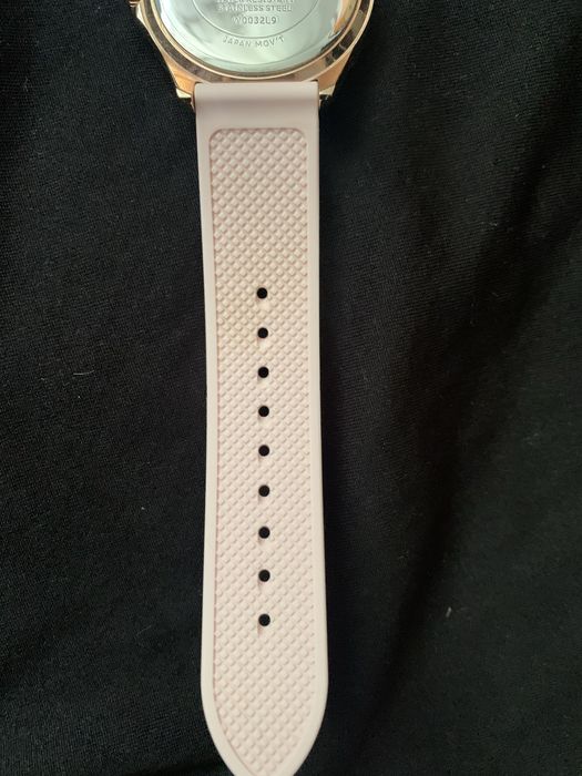 Годинник Guess