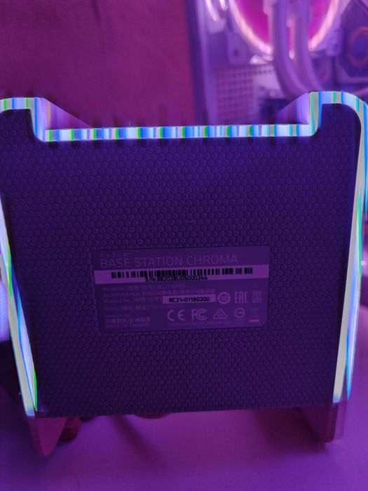Подставка для наушников Razer Base Station Chroma Quartz/Pink