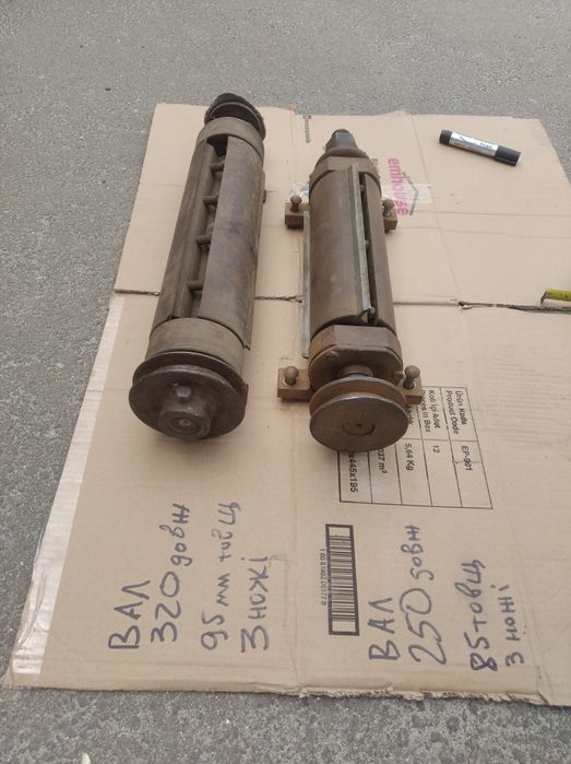 Вал з корпусами на фуганок