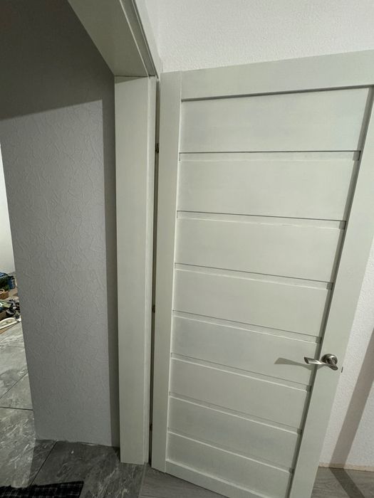 Двері деревʼяні між кімнатні