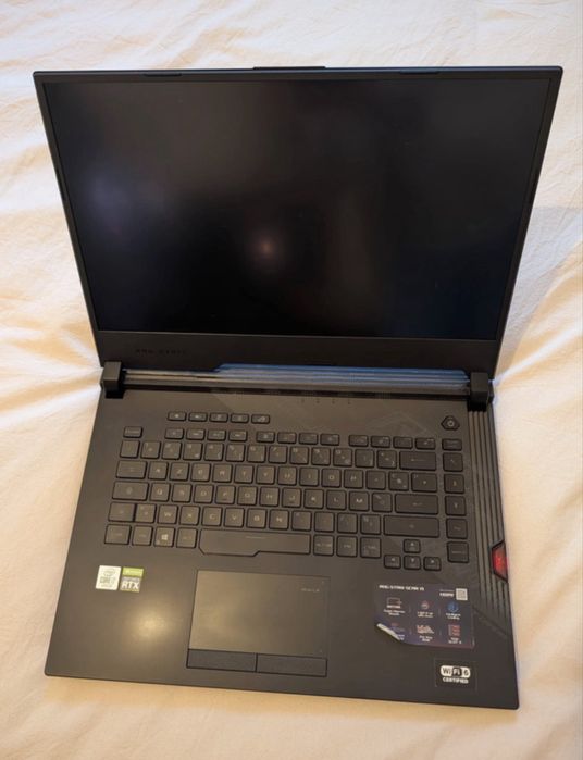 Portátil Gaming Asus ROG STRIX SCAR 15 RTX 2070 Super 300hz