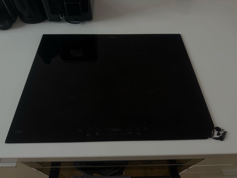 Plyta indukcyjna Whirlpool ACM 810/BF - 100% sprawna, ukruszony naroznik szkla