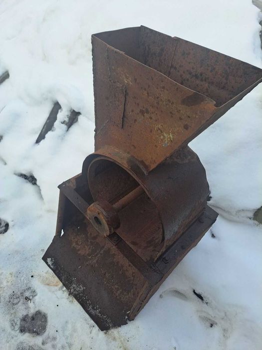 Продается сечкорезка в хорошем состоянии без мотора.