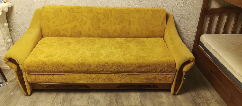Диван розкладний, спальне місце 160/200.