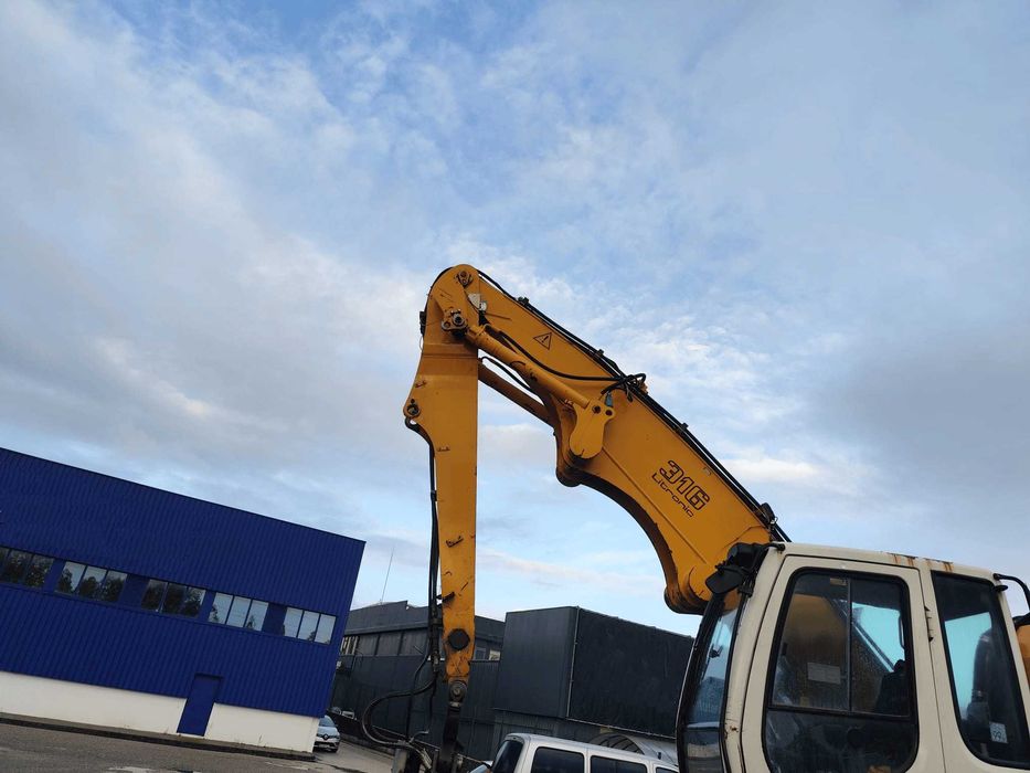 Giratória Liebherr 316 Litronic – Excelente oportunidade!