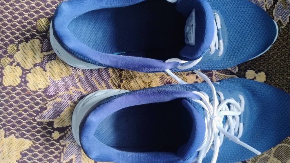 Кросівки Nike Revolution 6 Оригінал 44.5 розмір (28.5 см) Ідеальн