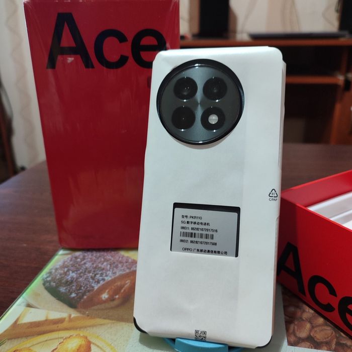 OnePlus Ace 5 Pro   8 Elite 12/256