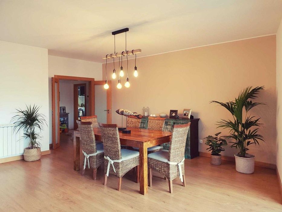 Mesa de jantar de madeiras exoticas do Brasil