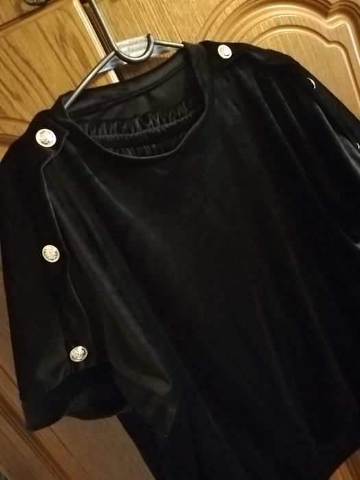 Dres czarny  130 biust nowy włoski
