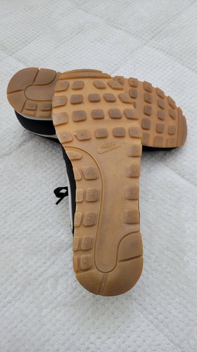 Ténis Nike azul escuro 40