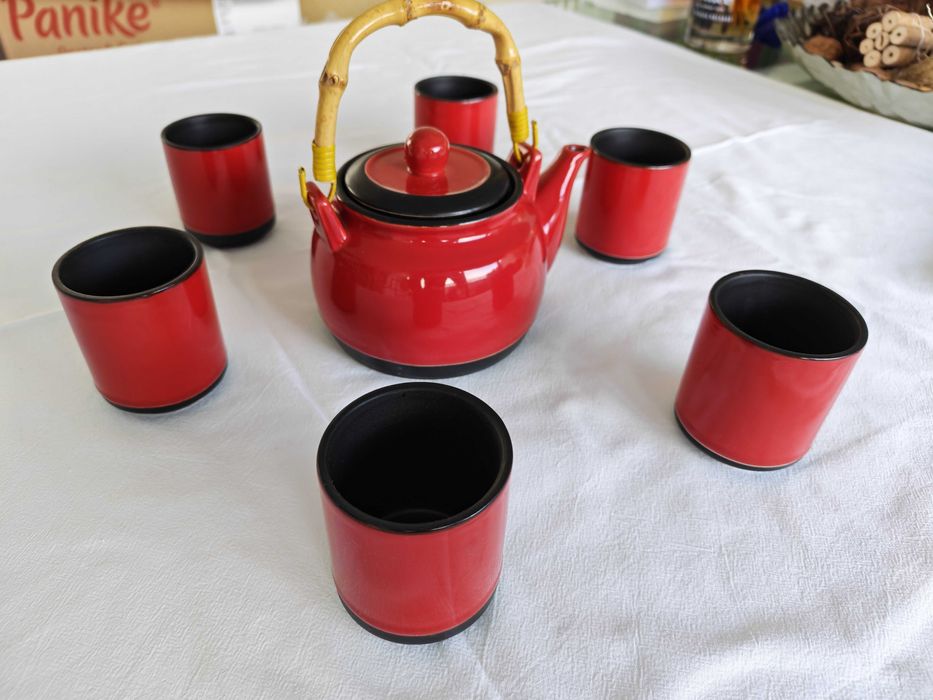 Conjunto bule e copos