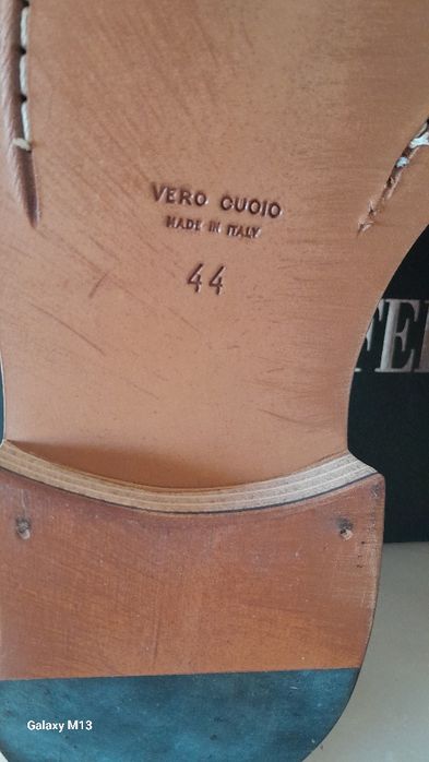 Sapatos homem em pele novos tamanho  44 italianos