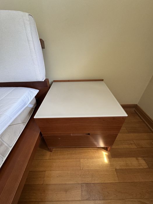 Moveis de quarto e cama em madeira de cereija