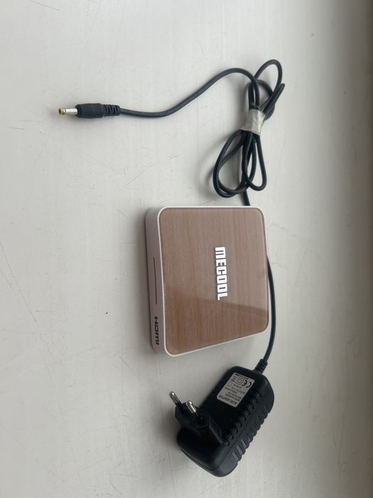 Mecool km6 deluxe 4/64 smart tvbox