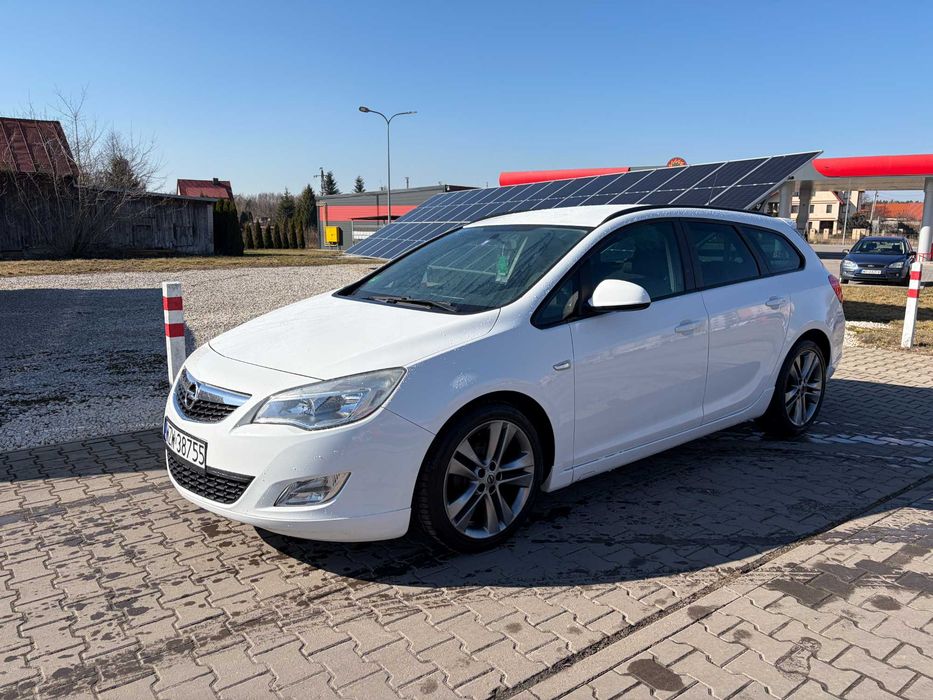 Astra J 1.6 LPG Sports Tourer OPC LINE