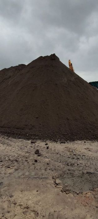 Ziemia przesiewana pod trawę lub do ogrodu, czarnoziem
