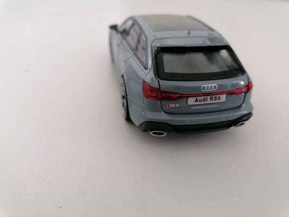 Auto Audi RS6, model 1:32, światła i dźwięk
