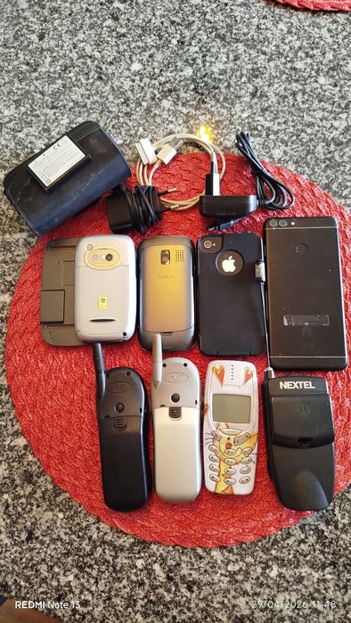 Lote de telemóveis usados