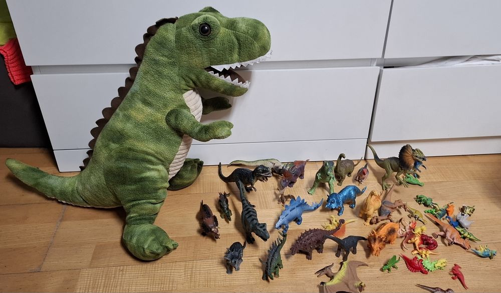 Dinozaury zestaw figurki maskotka trex zestaw