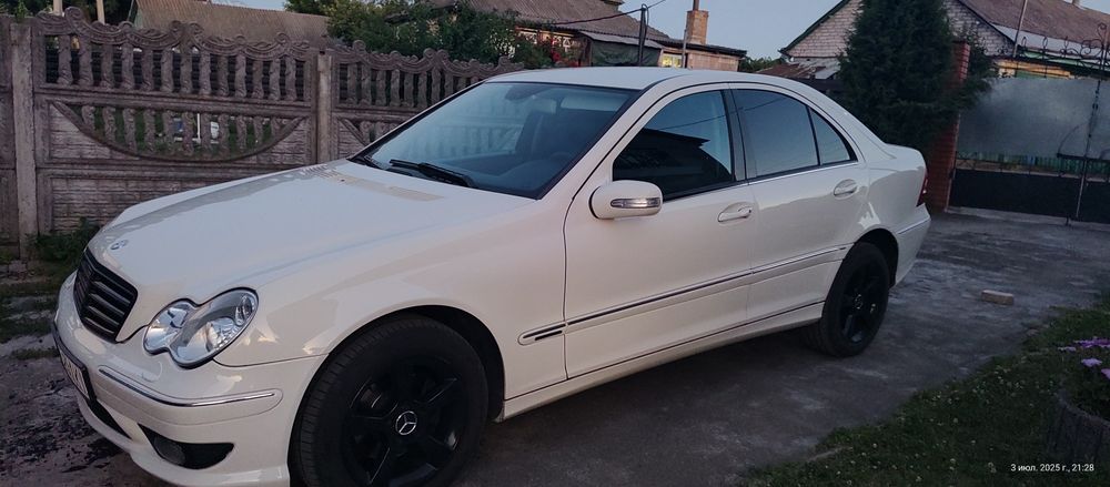 Mersedes Benz C180