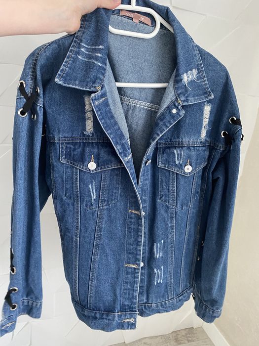 Куртка джинсова