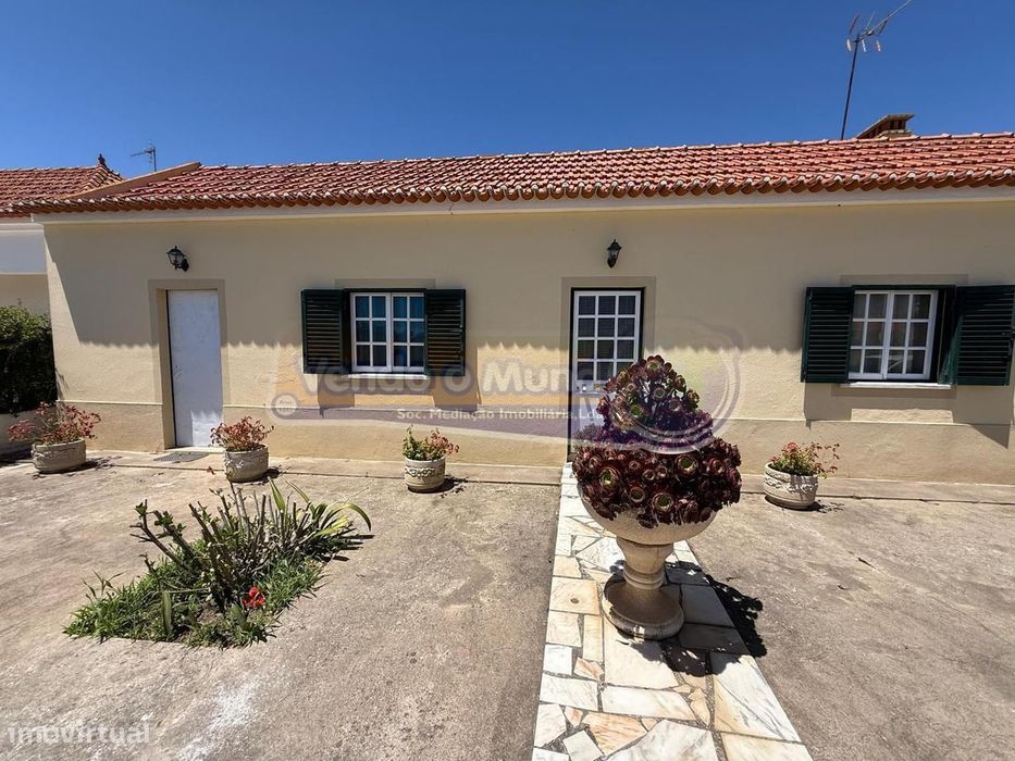 Moradia T2 em Foros de Salvaterra (F839)