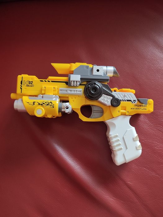 Пистолет-трансформер-робот