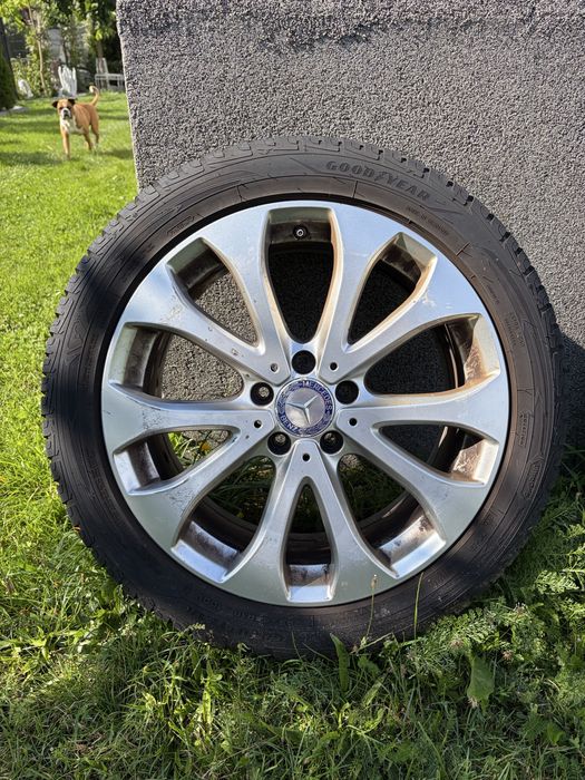 Opony z orginalnymi felgami mercedesa 245/45 R18