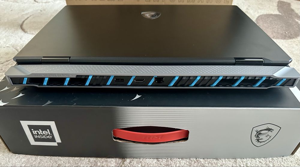 MSI Titan 18HX i9-14900HX, 64 gb RAM, RTX 4080 12 gb, ssd 2 tb