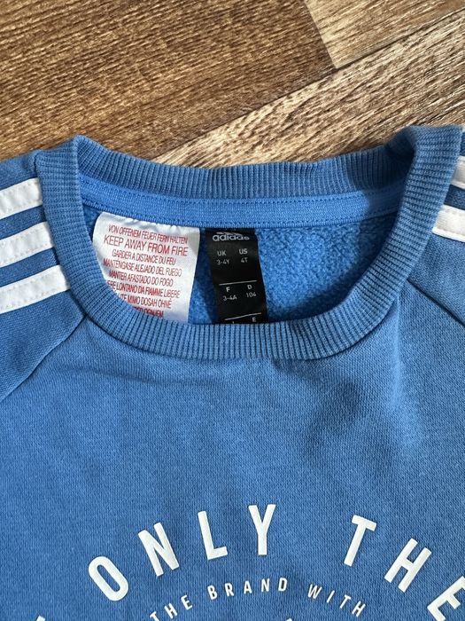 Продам костюм Adidas 3-4 роки