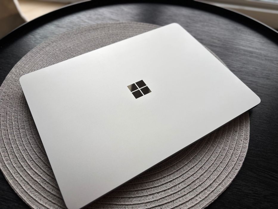 Laptop Windows Surface 13.8”