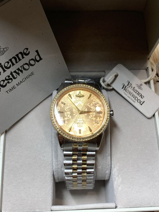 Новий годинник Vivienne Westwood