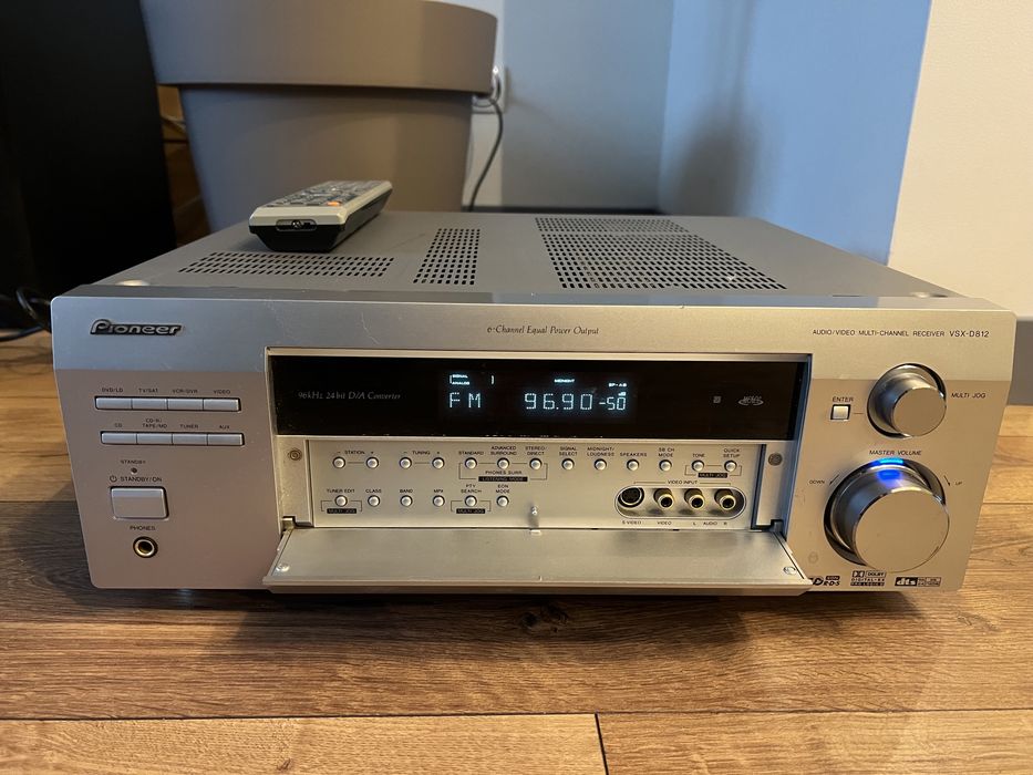 Аудио видео ресивер усилитель 6 каналов по 100 Вт A/V Pioneer VSX-D812