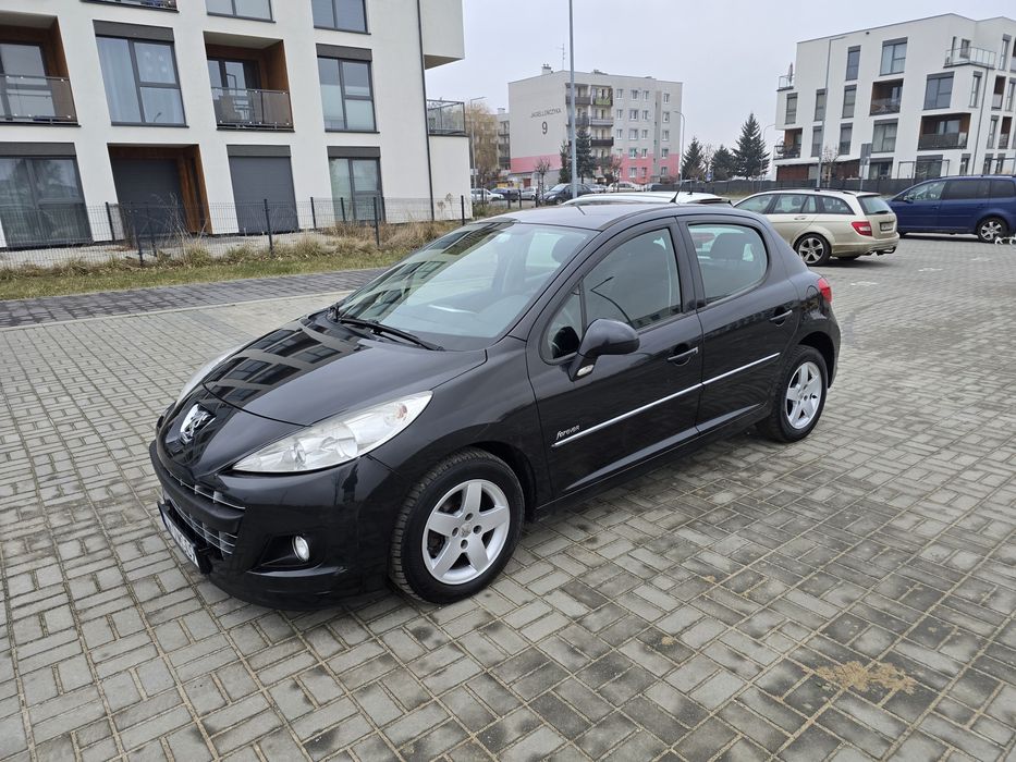 Peugeot 207 5 drzwi 1.4 benzyna Lift 2013r Super Stan Ekonomiczny